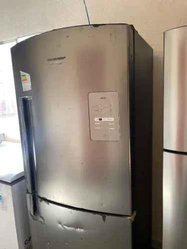 Vendo uma geladeira grande Brastemp