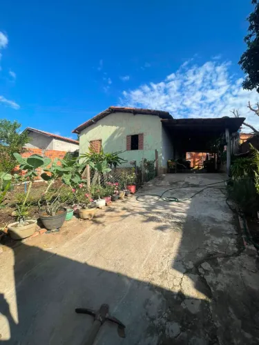 Casa com 03 quartos a Venda em Uruaçu Goiás