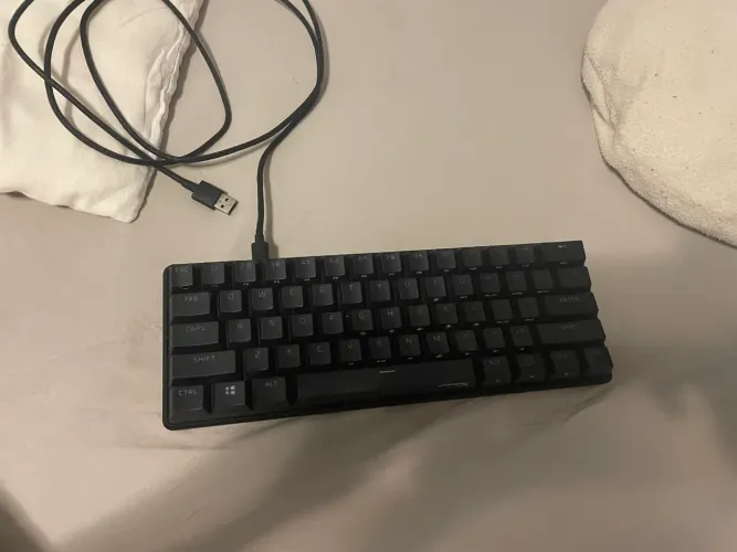 HyperX Alloy Origins 60 - Teclado Mecânico 60% RGB