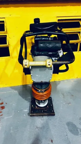 Compactador de solo Sapo CSM a Gasolina