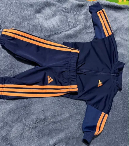 Conjunto adidas infantil 