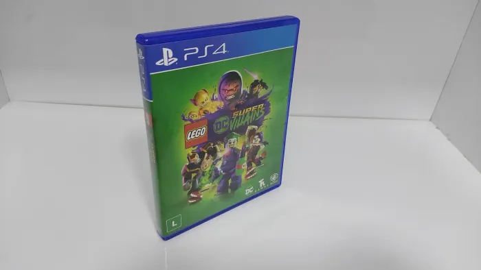 Jogo LEGO DC Super-Villains para o console PlayStation 4.