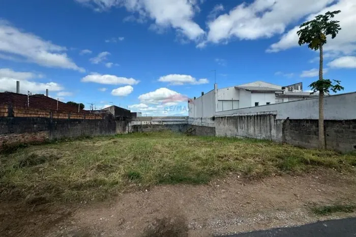 Terreno no Centro de Registro - 525 m² | REMAX