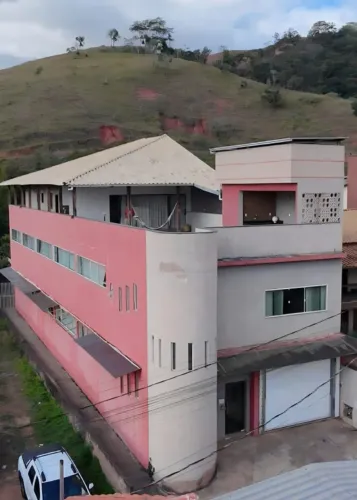 Galpão Loja Indústria  576 m² + casa / apto 210 m² - Confecção em Mar de Espanha MG