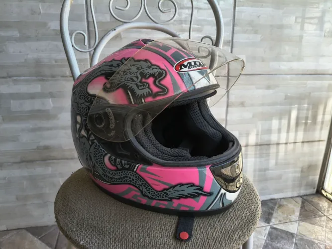 Capacete feminino