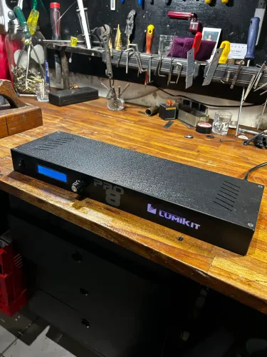 Interface de iluminação e buffer Lumikit Pro x8