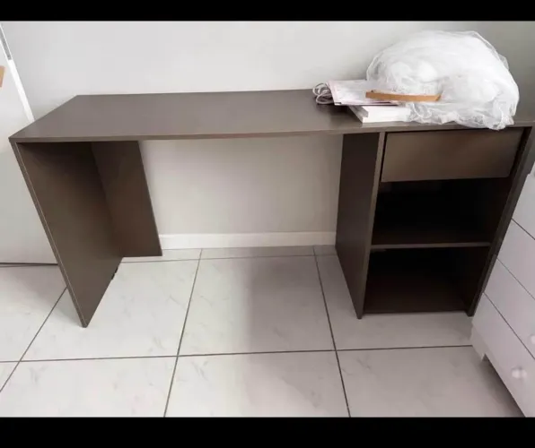 VENDO ESCRIVANINHA / MESA DE ESCRITÓRIO