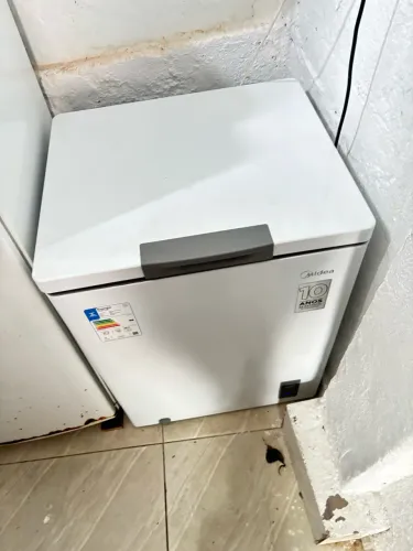 Vendo freezer midea novo