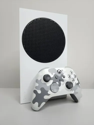 Xbox Series S 512GB Branco + Controle Arctic Camo Edição Especial + Nota Fiscal | Entrego