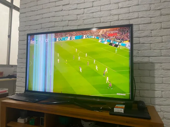 Tv 46 polegadas com riscos na tela