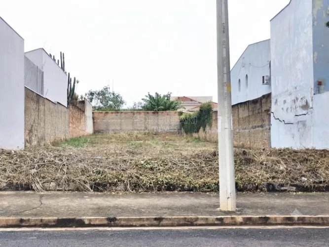 Venda de Terreno / Lote na cidade de Araraquara