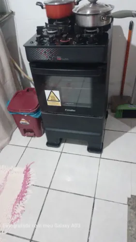 Vendo um fogão 4 bocas esmaltec automático com bancada de vidro