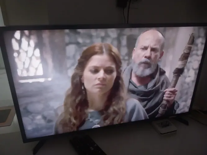 Televisão 43 polegadas funcionando perfeitamente
