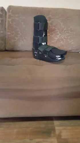 Bota ortopédica(bota imobilizadora ou robofoot)