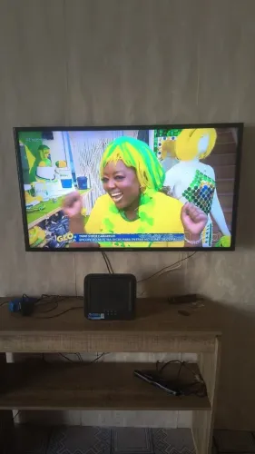 TV Samsung 40 polegadas semi nova