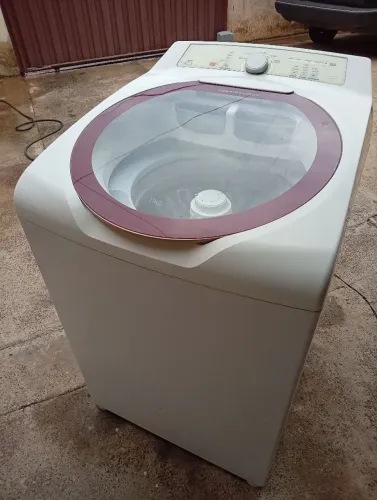 Vendo máquina de lavar roupa Brastemp ative de 11kg funcionando perfeitamente