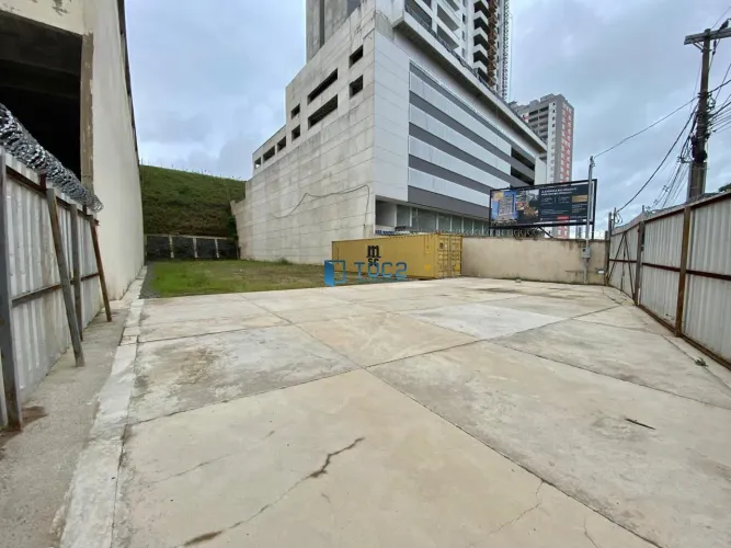 Terreno com contêiner na Av. Barão do Rio Branco para alugar no Boa Vista - Juiz de Fora|1