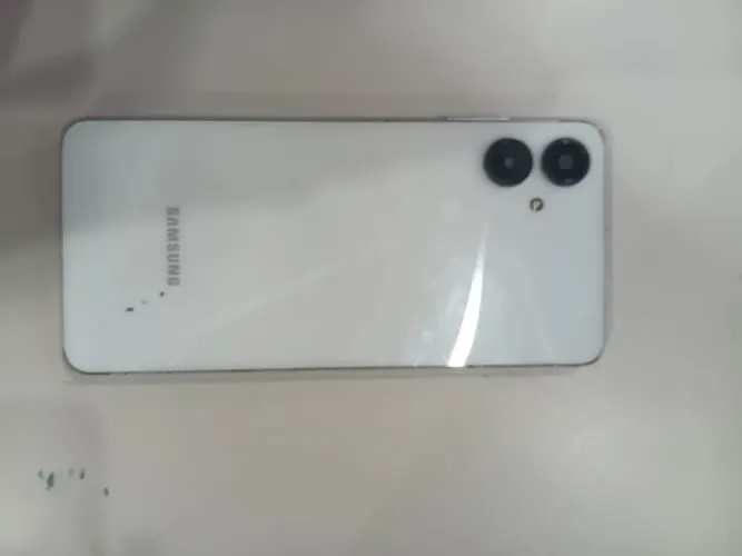 Samsung A06 em estado de novo na caixa