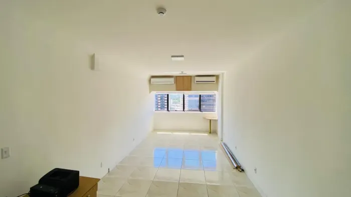 ALUGO SALA COMERCIAL 30m
