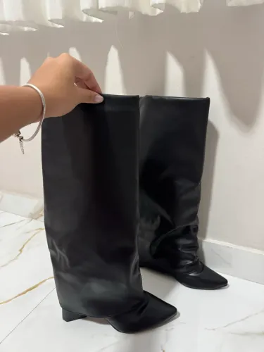 Bota cano alto couro sintético