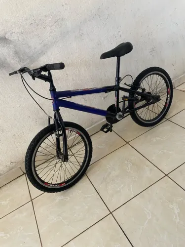 BIKE ARO 20 JANTE AERO , FREIOS NOVOS, JOGO DE Z NOVOS PARA CRIANÇA DE 5 a 11 anos