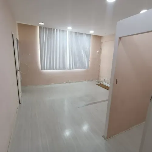 ALUGA-SE EXCELENTE SALA COMERCIAL EM BONSUCESSO