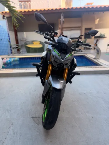 Z900 R Edition ZERO com apenas 3 mil rodado . PARTICULAR!