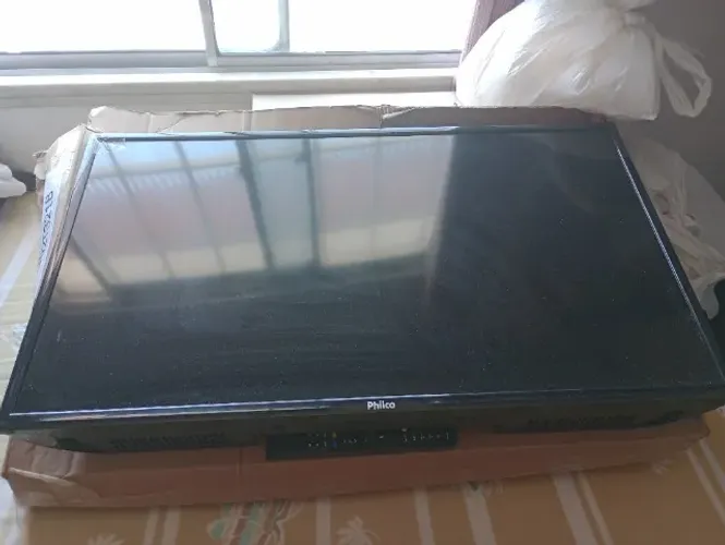 Tv Philco 32 polegadas semi nova