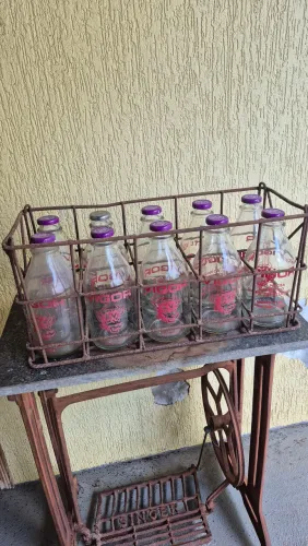 Garrafas de leite Vigor Antiga 