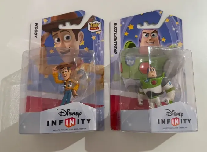 Boneco Disney Infinity Toy Story Buzz Lightyear e Woody Lacrados