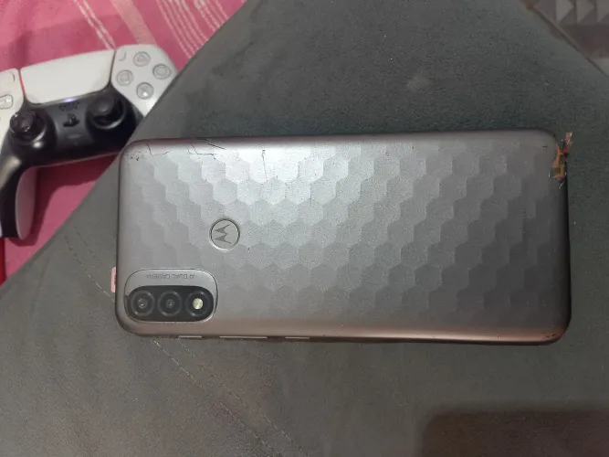 Motorola E20