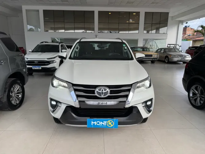 Toyota Hilux SW4 SRX 4X4 2.8 TDI 16V Dies. Aut. 2019