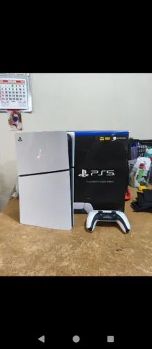 Vendo ps 5 slim digital menos de 4 meses de uso