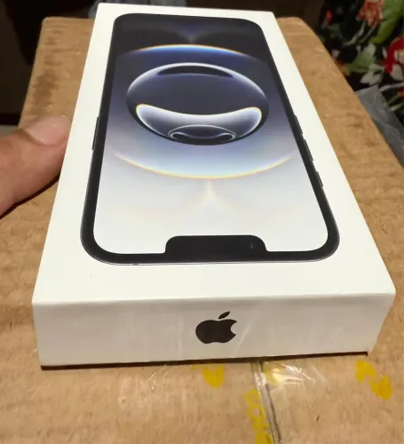 iPhone 16e, Black, 256GB novo