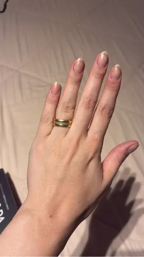 ALIANÇA VIVARA LOVE ME EM OURO AMARELO 18K COM DIAMANTES 0,22CT, 5MM