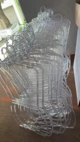 Cabides Silhueta Acrílico Grosso  86 unidades 