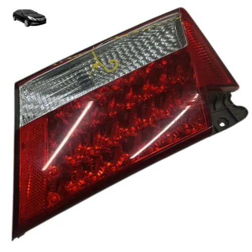 Lanterna Direita Tampa Porta Mala Hyundai Azera 2007 Detalhe Direito/passageiro Vermelho