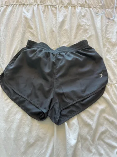 Short esportivo