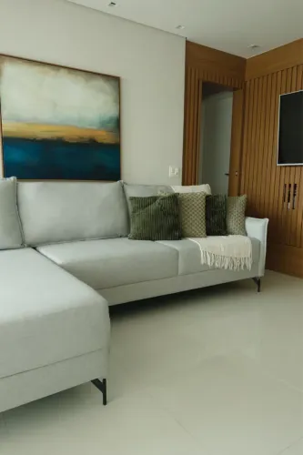 Sofa em linho cinza de 3m com chase premium