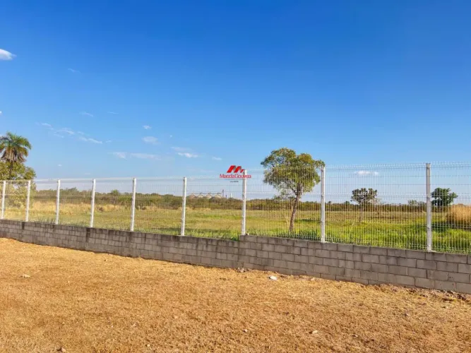 TERRENO À VENDA, DISTRITO INDUSTRIAL, COM 75.000m², OU VENDE ÁREA MENOR, R$ 300,00 O METRO