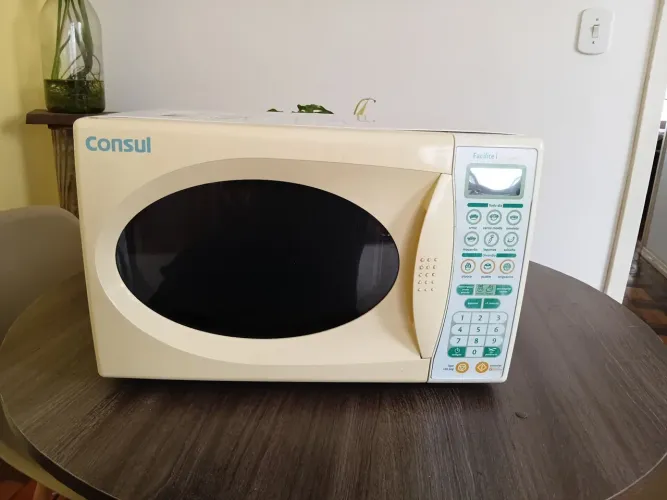 Micro-ondas usado em ótimo estado