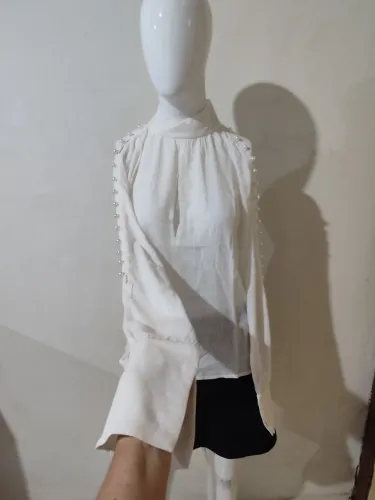 Blusa Pérolas Branca Nova P