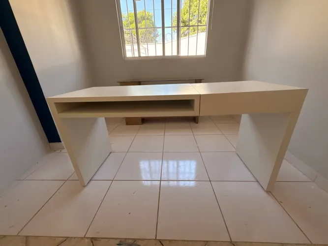 Escrivaninha e penteadeira Mdf Branco