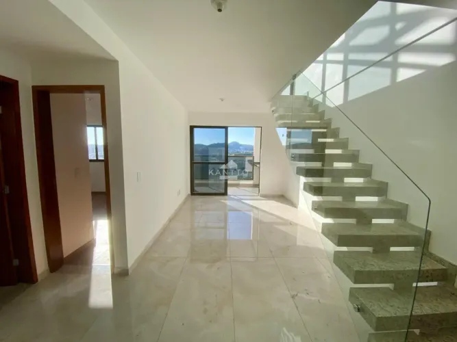 Cobertura nova de 3 quartos com 2 suítes no Bairro Santa Catarina ao lado da i