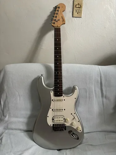 Guitarra Statrocaster Squier Affinity