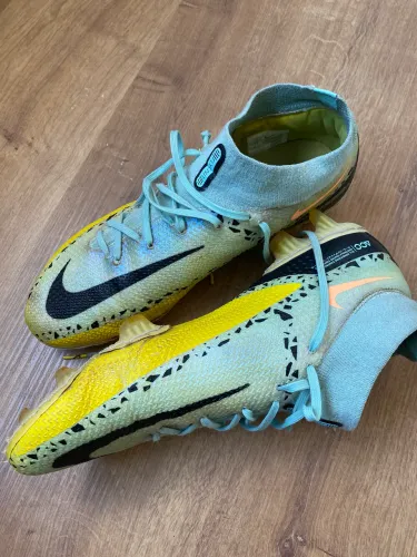 Chuteira Nike Phantom Profissional 42
