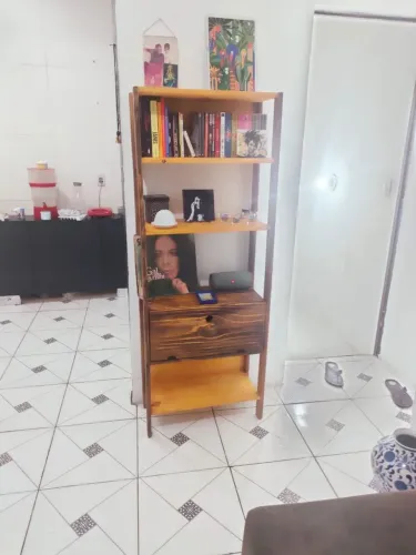 Estante uma porta