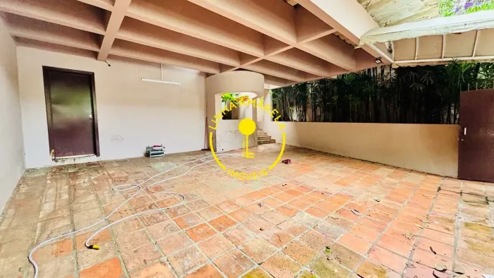 Casa com ótima localização