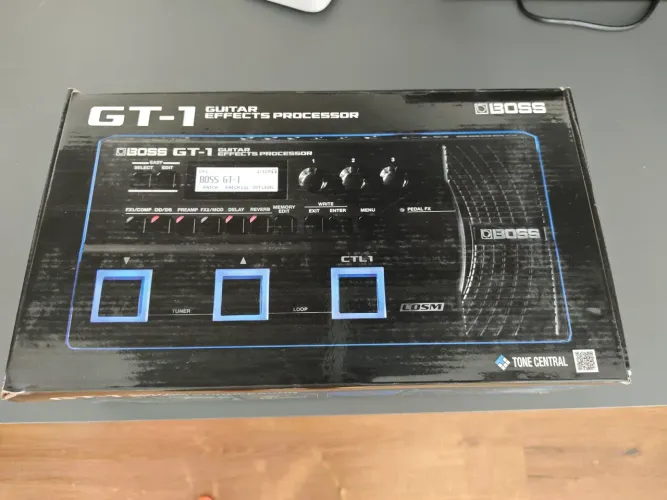 Pedaleira Boss GT 1 em estado de novo. Completa.
