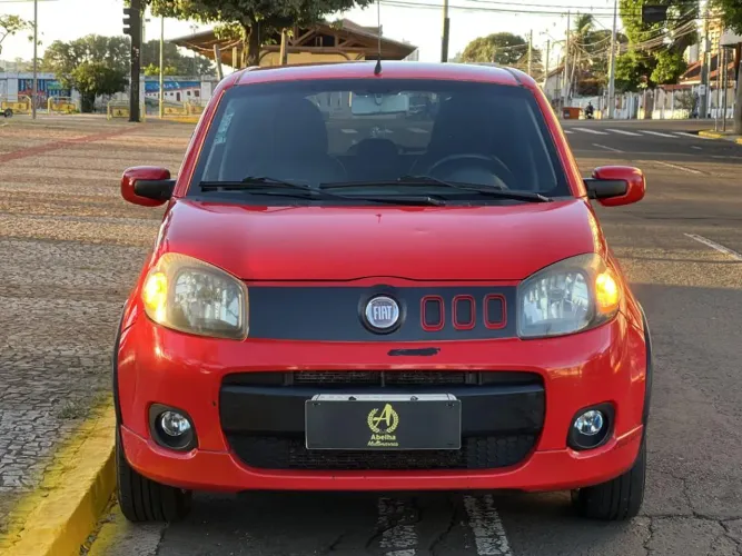 Fiat Uno Sporting 1.4 EVO Fire Flex 8V 4P 2012